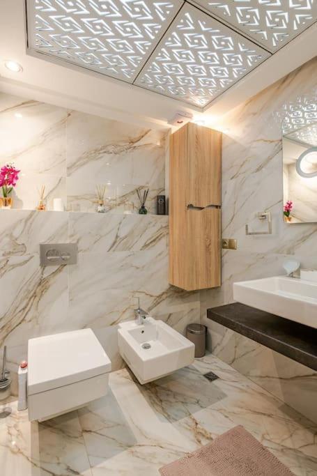 Royale Duplexe Pleine Centre Tanger Apartment Exterior photo