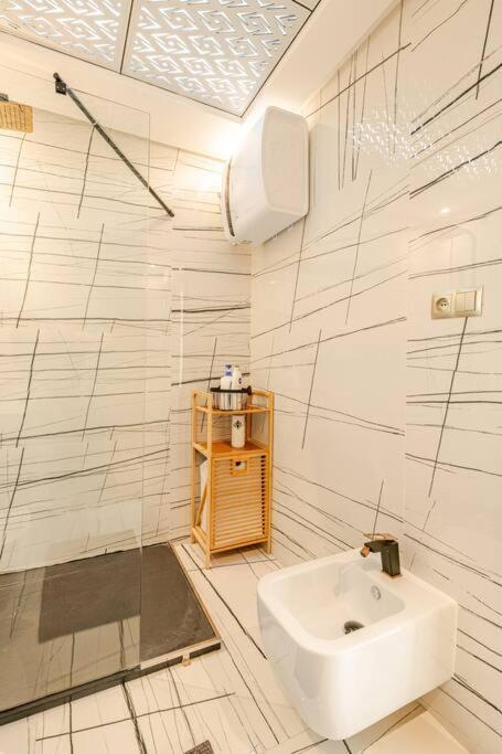Royale Duplexe Pleine Centre Tanger Apartment Exterior photo