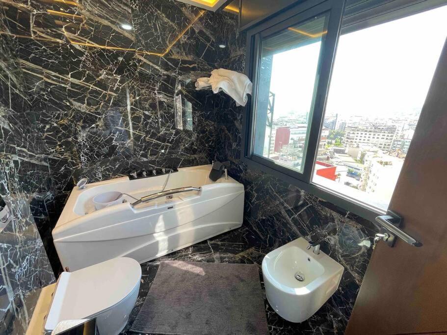 Royale Duplexe Pleine Centre Tanger Apartment Exterior photo