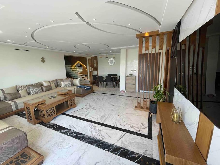 Royale Duplexe Pleine Centre Tanger Apartment Exterior photo