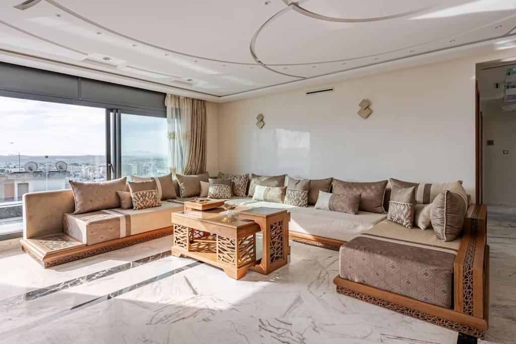 Royale Duplexe Pleine Centre Tanger Apartment Exterior photo